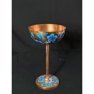 Copa de Martini de Cobre Pintada a Mano, Utensilio de Cobre Elegante Esencial para Bar, Diseño Floral Hecho a Mano, Color Azul, Uso en Hoteles y Restaurantes - Product Image 1