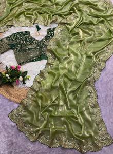 Sari indio de satén suave con bordado de lentejuelas, diseño exclusivo de Bollywood, ropa étnica, sari para bodas y fiestas para mujeres en EE. UU. - Product Image 3