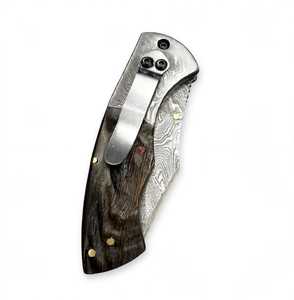 Couteau utilitaire pliant artisanal en acier Damas avec manche en corne foncée, OEM disponible, Iron Crown Forge - Product Image 6