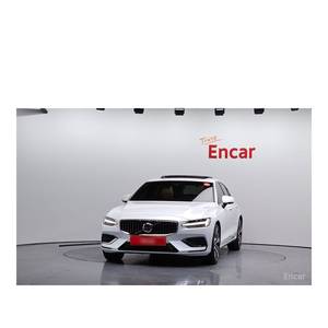 Volvo S60 B5 2024, Ultra Brillante, Volante a la Izquierda, Caja de Cambios Automática, Asientos de Cuero, Cámara Trasera - 12,356 km - Product Image 3