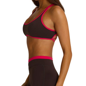 Soutien-gorge de sport pour femme personnalisé de qualité supérieure avec logo frontal, croisé, élastique, séchage rapide, bretelles réglables, maintien moyen - Product Image 1