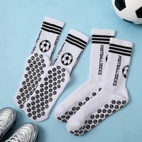 Chaussettes de football personnalisées à forte valeur ajoutée Chaussettes à prise en main d'usine Chaussettes antidérapantes