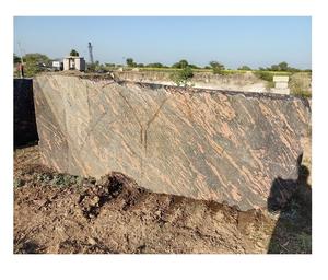 Bloc de granit brut Paradiso Bash Light, granit naturel multicolore, matériau pour la découpe de dalles et l'utilisation en revêtement de sol - Product Image 1