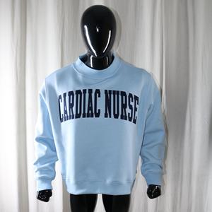 Sweat-shirt à col montant pour infirmière cardiologique, 100% bleu marine, broderie appliquée, col large, URBAN PRODUCTIONS - Product Image 1