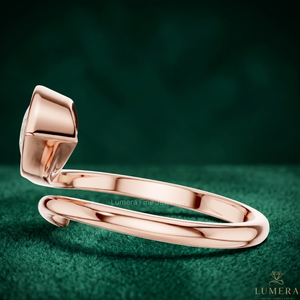 แหวนหมั้นเพชรโมอิสซาไนต์ทรงลูกแพร์หรูหรา ทองคำขาว 18K ประดับแบบ Bezel Set ดีไซน์เปิดรอบวงสำหรับผู้หญิง - Product Image 2