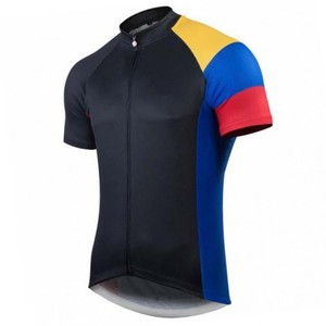 เสื้อเจอร์ซีย์ผู้ชายแบบซับลิเมชั่น แขนสั้น คอตั้ง ผ้าโพลีเอสเตอร์ ระบายเหงื่อได้ดี สีตัดต่อ ทรงพอดีตัว เหมาะสำหรับเล่นกีฬาฤดูร้อน รับผลิตแบบ OEM - Product Image 1