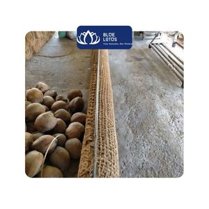 Bûches de fibres de coco disponibles pour la protection des sols, la décoration de jardins et l'aménagement des rives de rivières – Vietnam - Product Image 1
