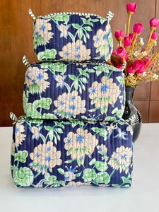 ชุดกระเป๋าเครื่องสำอางผ้าฝ้ายลายดอกไม้สีชมพูสวยงาม 3 ใบ พิมพ์ลายด้วยมือ ทนทาน มีสไตล์ วินเทจ ขนาดใหญ่ กลาง เล็ก - Product Image 3