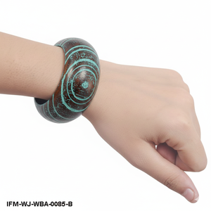 Brazalete de Madera Hecho a Mano con Incrustaciones de Círculos Concéntricos de Turquesa Desgastada, Joyería de Estilo Bohemio Antiguo - Product Image 3