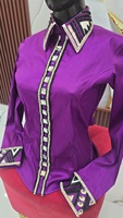 Chemise de spectacle pour femmes de style western, brodée, à manches longues, avec bordure perlée colorée et motifs géométriques sur le col et les poignets