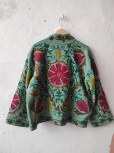 Chaqueta Corta Boho Chic de Algodón Bordada con Diseño Suzani, Estilo Étnico Floral Hecha a Mano para Mujer - Product Image 2