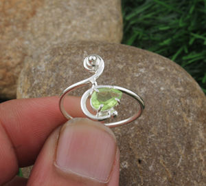 Classic Minimalist Peridot Ring 925 Sterling Silver Women's Dainty <b>Green</b> Birthstone <b>Jewelry</b> Certified Wholesale - Product Image 3