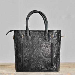 Sac fourre-tout vintage en cuir véritable noir avec embossage floral, deux poignées, bandoulière, utilisation quotidienne toutes saisons - Product Image 3