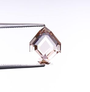 Diamante cultivado en laboratorio de corte único de 2.25 CT, diamante de corte escudo con color elegante y claridad VS, diamante de laboratorio para anillo de boda y compromiso. - Product Image 2
