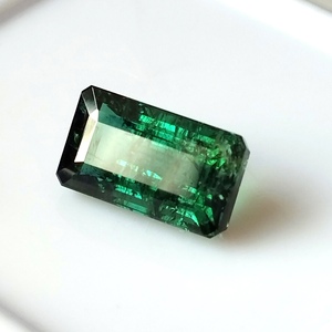 Tourmaline bleu-vert naturelle zambienne facettée 4,0 carats, taille émeraude, saphirs bruts de qualité supérieure, internationaux, pour la joaillerie - Product Image 1