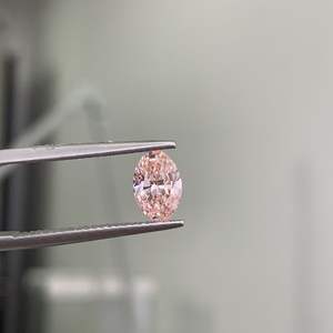 Diamantes Sueltos al por Mayor, Corte Ovalado de 1.05ct, Certificados por IGI, Claridad VVS, Diamantes de Laboratorio CVD, Color Rosa Fantasía - Product Image 1