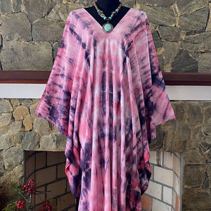 Vestido Caftán de Rayón con Estampado Shibori Tie Dye Tropical, Estilo Boho, Corte Holgado para Mujer - Product Image 1