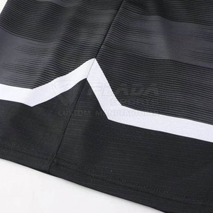 Shorts de football légers de haute qualité, coupe moderne, avec contrôle de la transpiration et facilité de mouvement - Product Image 5