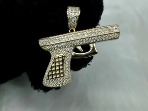 Colgante de pistola estilo hip hop con diseño de cubo de hielo, chapado en oro de 18k y moissanita, para collar de cadena - Product Image 1