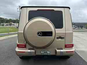 Mercedes-Benz G 550 SUV 2024 d'occasion, intérieur gauche, caméra arrière hydraulique, sièges en cuir, turbo hybride électrique - Product Image 2