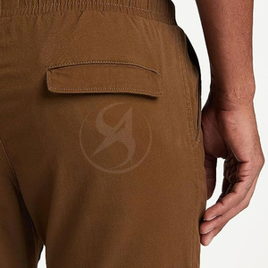 Pantalones cargo para hombre, elegantes y funcionales, con bolsillos con cremallera seguros y cordón ajustable a un precio razonable. - Product Image 4