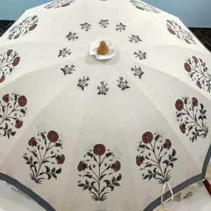 Sombrillas de Playa de Algodón con Estampado Artesanal y Volantes, Sombrilla de Playa de Madera Estilo Vintage con Borde Curvo - Product Image 2