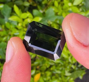 Turmalina verde oscuro natural, piedras sueltas para la fabricación de joyas, anillos, colgantes, pendientes, piedra de alta calidad - Product Image 1