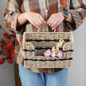 Panier suspendu en jonc de mer tressé fait main avec corde en coton noir, panier de rangement artisanal, vente en gros, écologique, fabriqué au Vietnam - Product Image 3