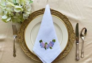 ผ้าเช็ดปากปักลายดอกไฮเดรนเยียแบบสั่งทำขายส่ง ผ้าลินินสำหรับงานเลี้ยงอาหารค่ำ ผ้าเช็ดปากเย็บริมอย่างดี ทนทาน เหมาะสำหรับใช้ในบ้าน งานแต่งงาน และงานอีเว้นท์ต่างๆ - Product Image 4