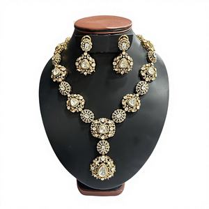 Conjunto de Collar y Pendientes Kundan Polki, Joyería Fina India para Novia, Diseño Tradicional Elegante, Disponible en ORO/PLATA/BRONCE - Product Image 1