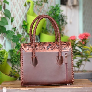 Sac de voyage week-end vintage en cuir véritable pour femme, couleur unie, fermeture éclair, durable, marron, avec surpiqûres - Product Image 2