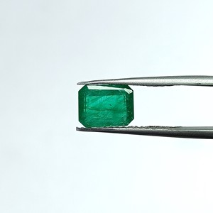 Émeraude octogonale verte de 2,12 carats provenant de Zambie, pierre précieuse brute ETiS-305 - Product Image 2