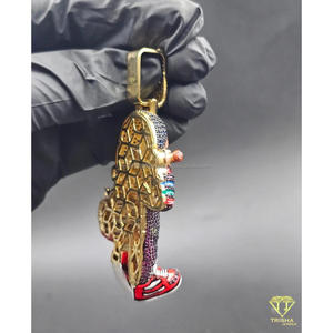 Pendentif de personnage haut de gamme avec bijoux streetwear de luxe et design en pierres multicolores - Product Image 4