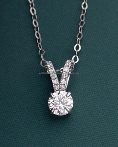 Pendentif diamant rond en or blanc – Collier solitaire élégant et luxueux pour femme, cadeau idéal pour mariage et anniversaire - Product Image 2