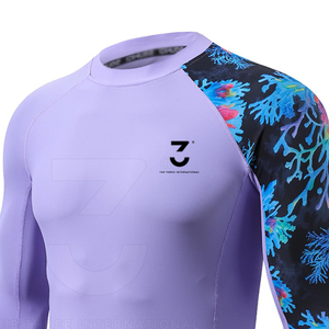 Fabrication sur mesure de rashguards pour hommes avec logo brodé, tissu spandex, couche de compression, fournisseur à bas prix. - Product Image 4