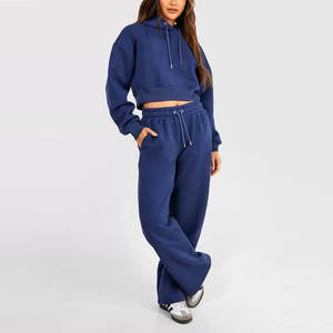 Conjunto de Sudadera Corta y Pantalones Deportivos Cómodos para Mujer, Conjunto Deportivo Corto Personalizado para Entrenamiento - Product Image 5