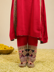 Conjunto de Kurta de Satén de Seda Tejida Roja Aynaz - Product Image 5
