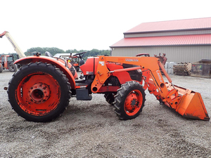 Tracteur M7060D 2017 – Équipement Premium Prêt à l'Exportation, Fourniture en Gros pour Travaux Lourds - Product Image 4