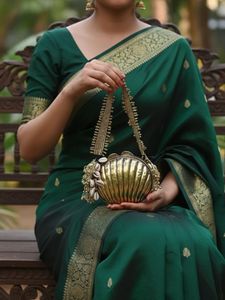 Pochette de Soirée Luxe en Laiton Faite à la Main pour Femme, Élégante avec Perles et Pompon, Idéale Mariage et Fêtes, Design Traditionnel - Product Image 3