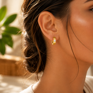 Pendientes de aro clásicos de plata de ley 925 con engaste de diamantes redondos para mujer, diseño geométrico para uso diario. - Product Image 5