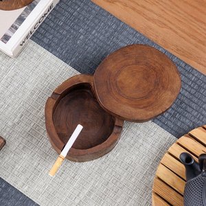 Umweltfreundlicher Tragbarer Runder Holz-Aschenbecher Klassisches Design für Auto-Nutzung Geschenk für Raucher - Product Image 1