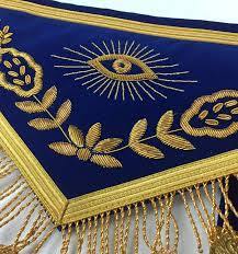 Tablier de Maître Maçon Bleu Royal Personnalisable pour Loge Maçonnique, en Tissu Brodé à la Main avec Motif et Logo Personnalisé - Product Image 5
