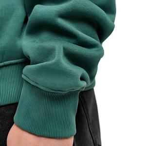 Sudadera con Capucha Vintage Verde con Gráfico Trasero Inspirado en el Horror, con Ilustración Audaz y Estilo Urbano Moderno - Product Image 3