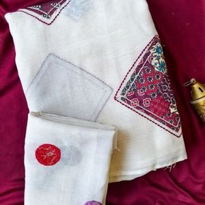 Sari de lino puro de diseñador con patchwork único, borlas y blusa bordada, precio al por mayor de Royal Export - Product Image 1