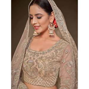 Lehenga Choli en filet brodé beige grande taille pour fiançailles - Product Image 3