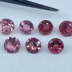 Lot de pierres précieuses rondes facettées en tourmaline rose, tailles assorties, calibrées, naturelles, pour la fabrication de bijoux - Product Image 1