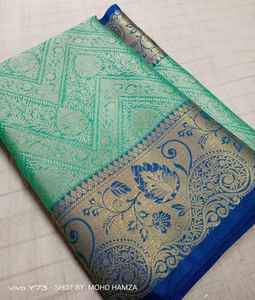 Sari de Seda Brocada Roja Intensa con Borde de Zari Plateado, Tejido Tradicional Banarasi, Protección Solar para Bodas y Eventos Festivos - Product Image 4