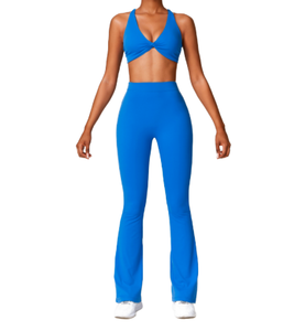 Ensemble 2 pièces pour femmes : soutien-gorge de sport rose uni à col en V et leggings évasés taille haute - Product Image 5