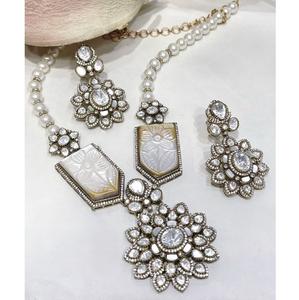 Parure fantaisie longue plaquée argent avec collier et boucles d'oreilles en moissanite fusion pour mariage indien et tenues de soirée pour femmes - Product Image 2