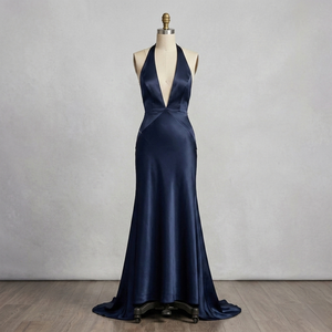 Vestido de noche formal moderno sin mangas, con cuello halter, largo hasta el suelo, en satén azul marino, con espalda con cordones y escote en V profundo. - Product Image 5